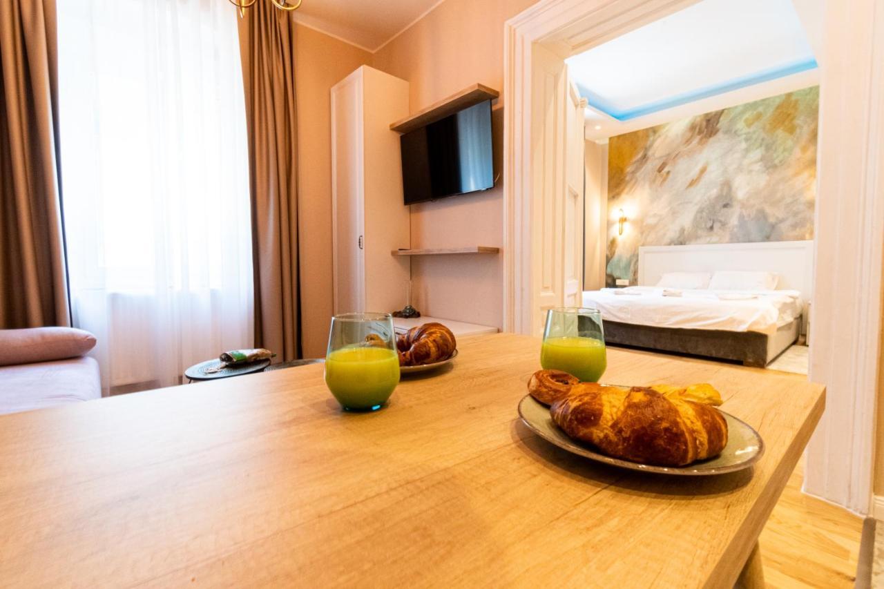 Black Gate - Quiet Studio In The Heart Of Old Town With Free Private Secured Parking Брашов Экстерьер фото